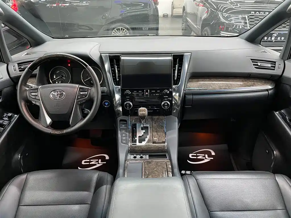 Toyota Vellfire 2021 — фото 7