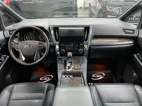 Toyota Vellfire 2021