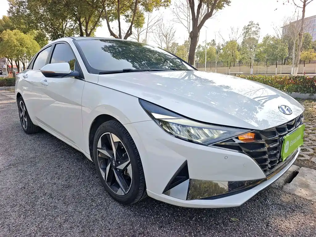 Hyundai Elantra 2023 — фото 4