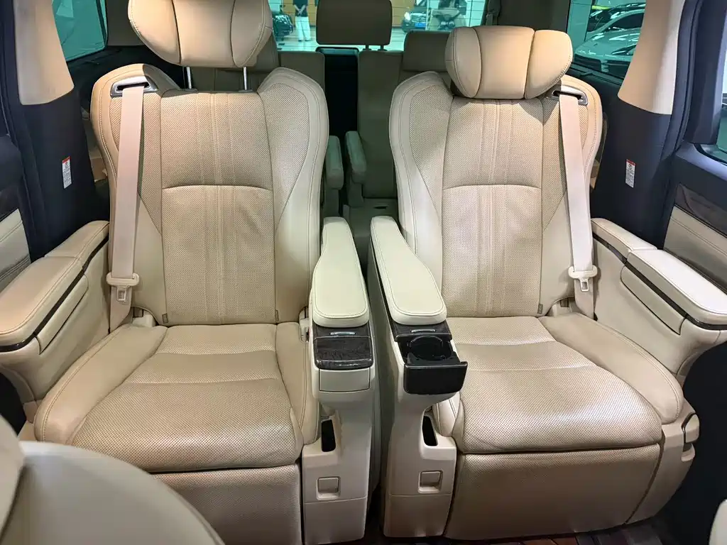 Toyota Alphard 2020 — фото 9