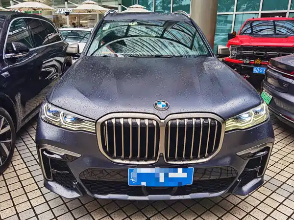 BMW X7 2021