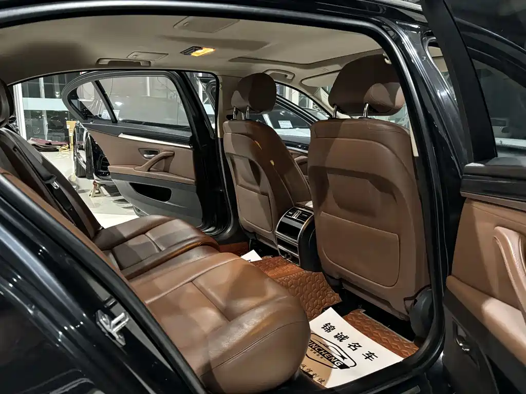 BMW 5 Series 2014 — фото 10