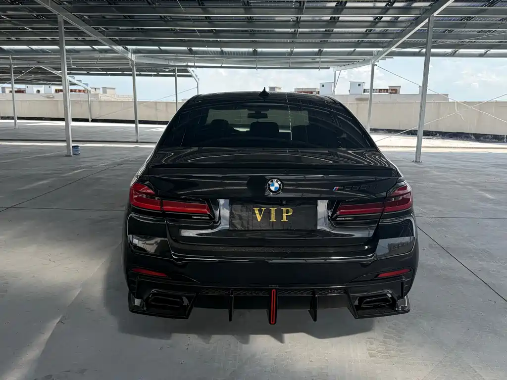 BMW 5 Series 2018 — фото 9