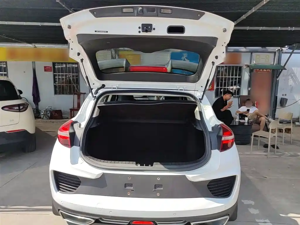 Geely Emgrand GS 2019 — фото 19