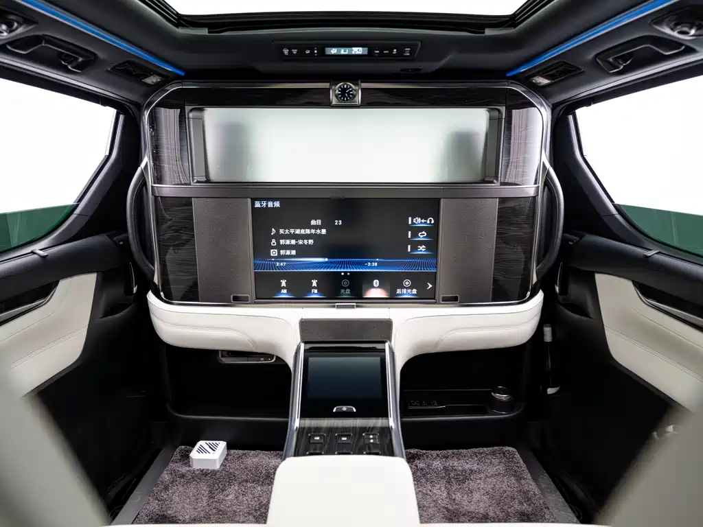 Lexus LM 2022 — фото 14