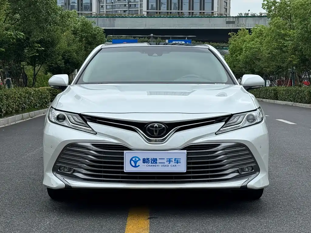 Toyota Camry 2020 — фото 2