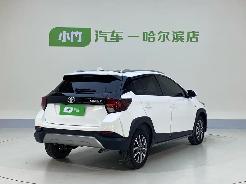 Toyota Yaris L 2022
