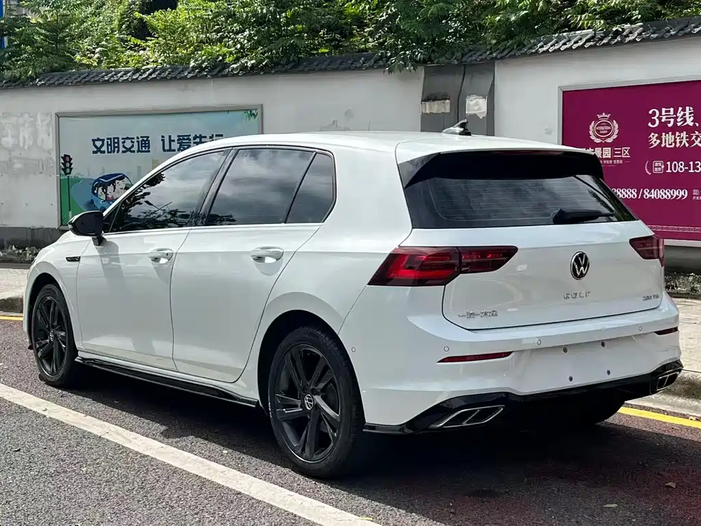 Volkswagen Golf 2024