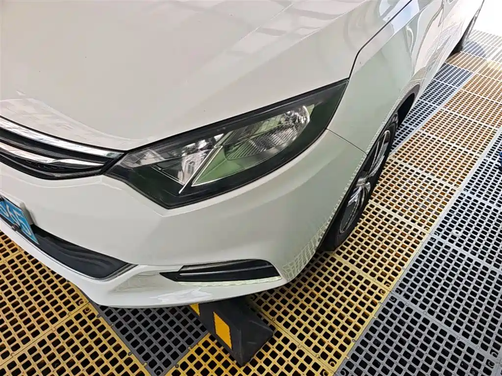 Changan Eado XT 2017 — фото 24