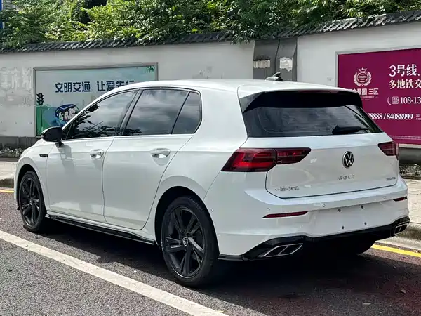 Volkswagen Golf 2024