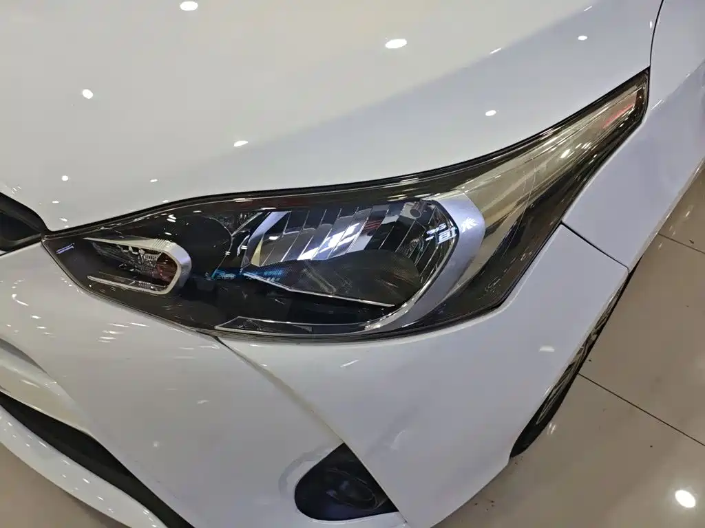 Toyota Yaris L 2023 — фото 24