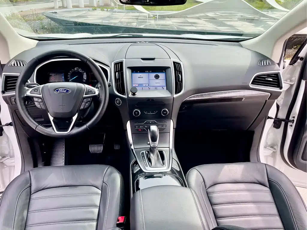 Ford Edge 2018 — фото 12