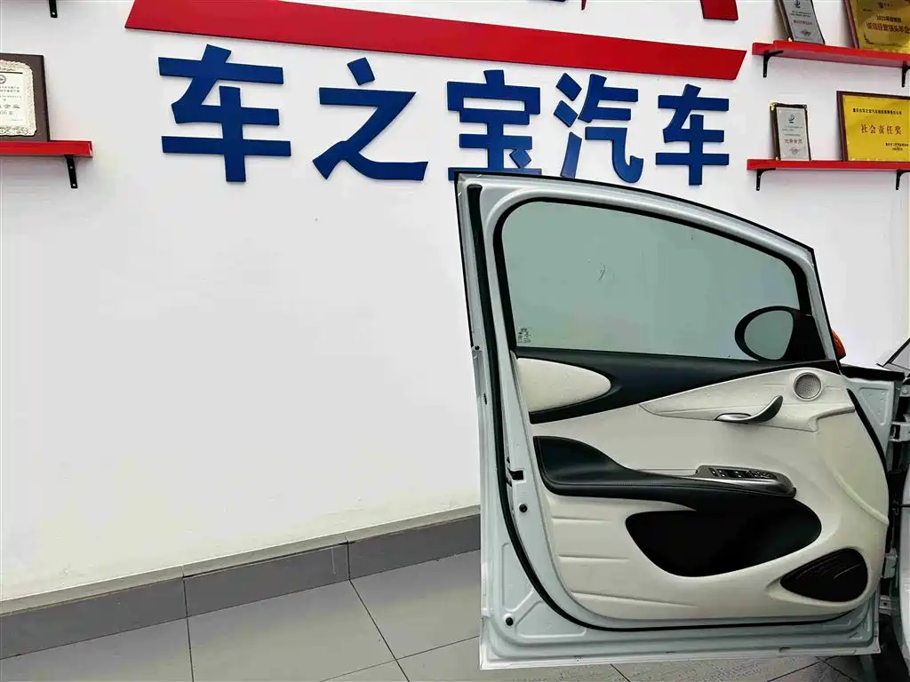 BYD Dolphin 2023 — фото 21