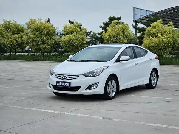 Hyundai Elantra Langdong 2013