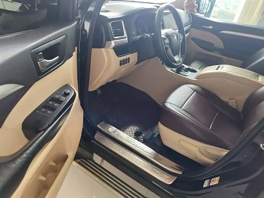 Toyota Highlander 2020 — фото 15