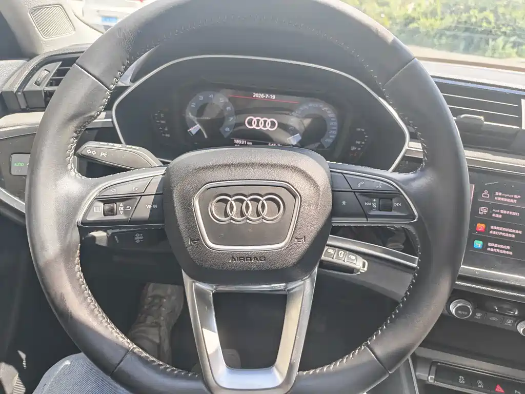 Audi Q3 2022 — фото 11