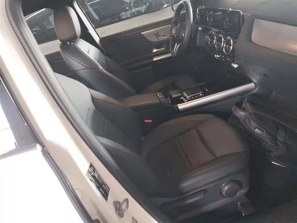Mercedes-Benz GLA 2023 — фото 20