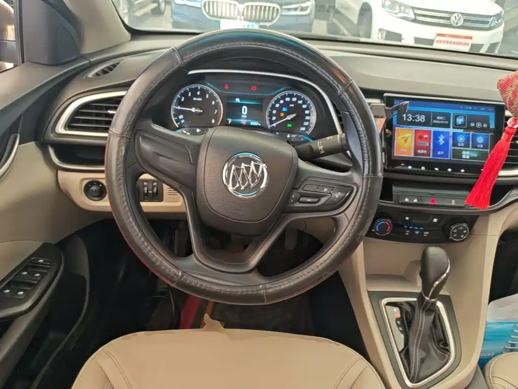 Buick Excelle 2016 — фото 11