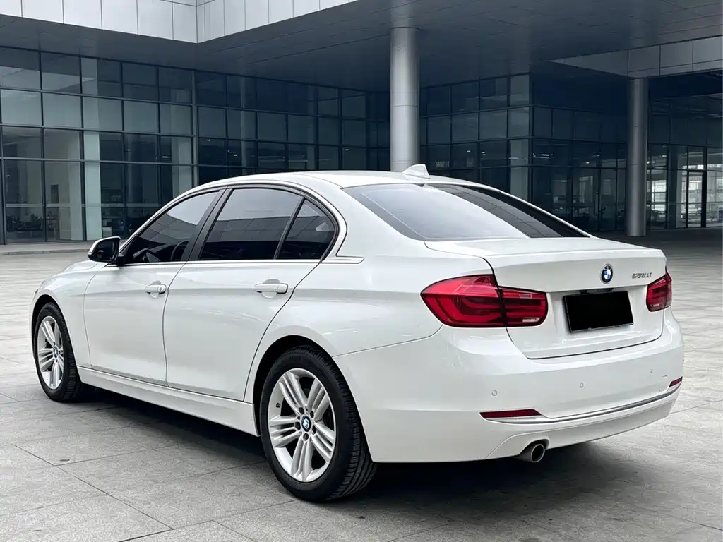 BMW 3 Series 2017 — фото 9