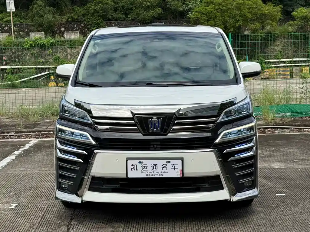 Toyota Vellfire 2020 — фото 1