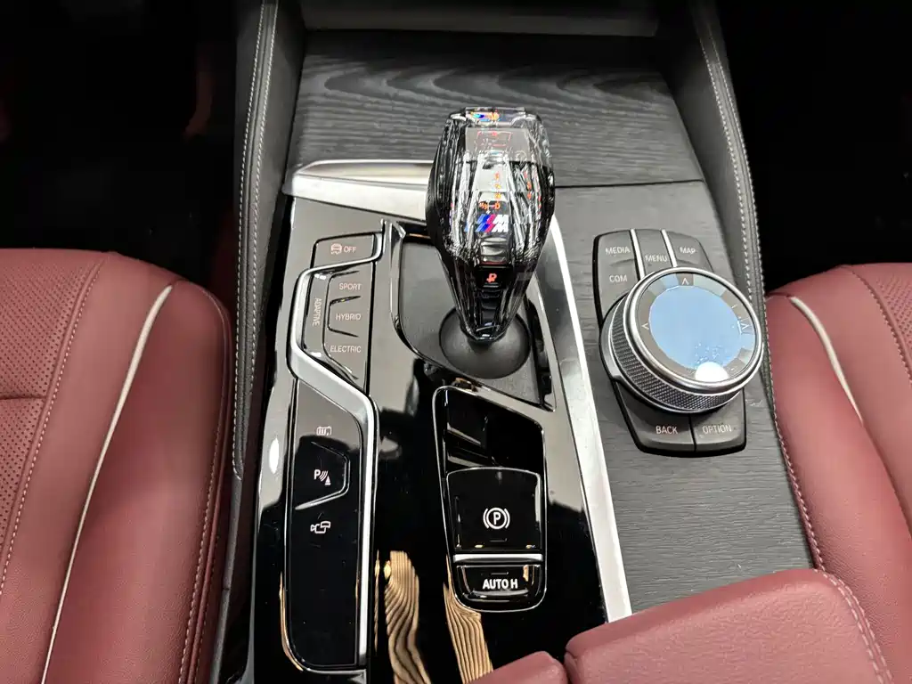 BMW 5 Series New Energy 2022 — фото 18