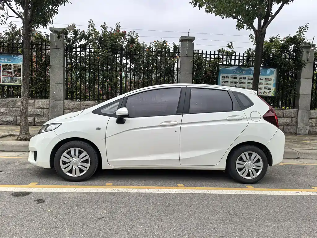 Honda Fit 2016 — фото 3