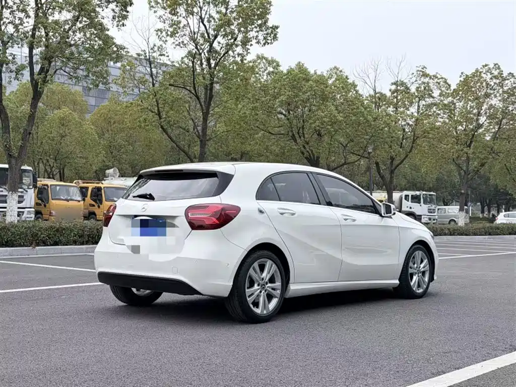 Mercedes-Benz A-Class 2017 — фото 20