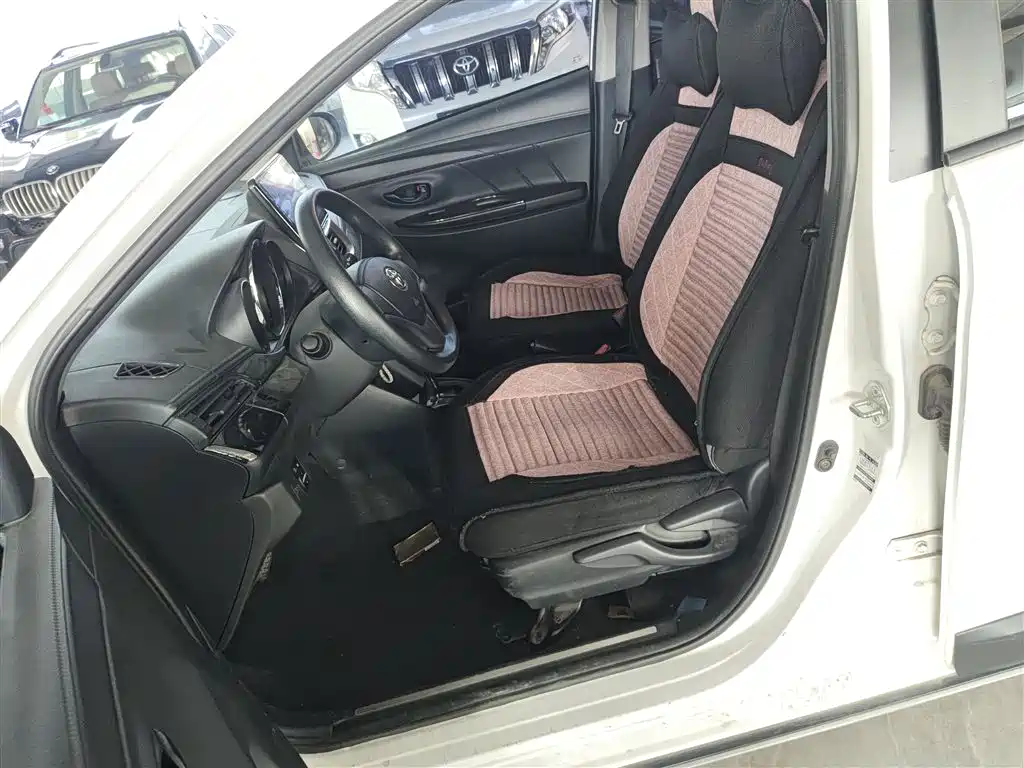 Toyota Yaris L 2021 — фото 11