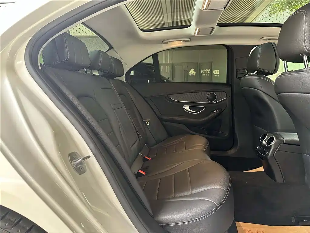 Mercedes-Benz C-Class 2019 — фото 19