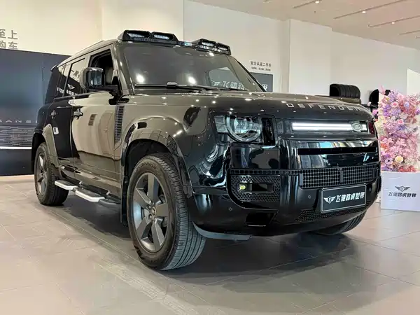 Land Rover Defender 2026