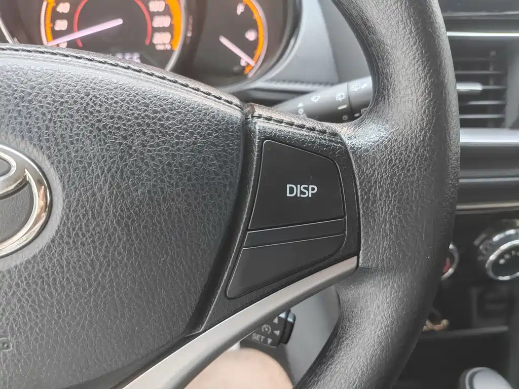 Toyota Yaris L 2022 — фото 15