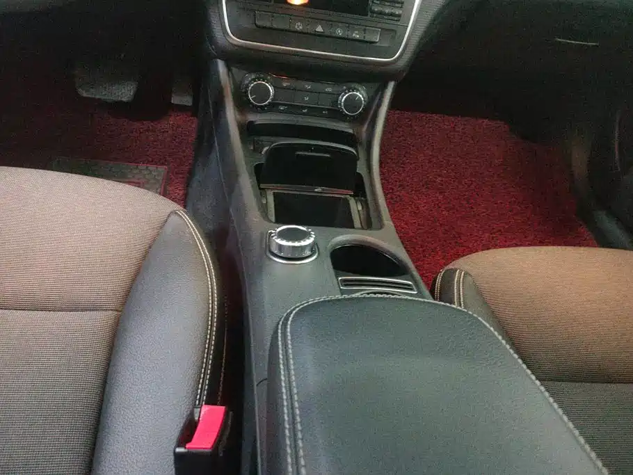 Mercedes-Benz A-Class 2015 — фото 16