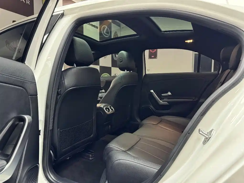 Mercedes-Benz A-Class 2023 — фото 8