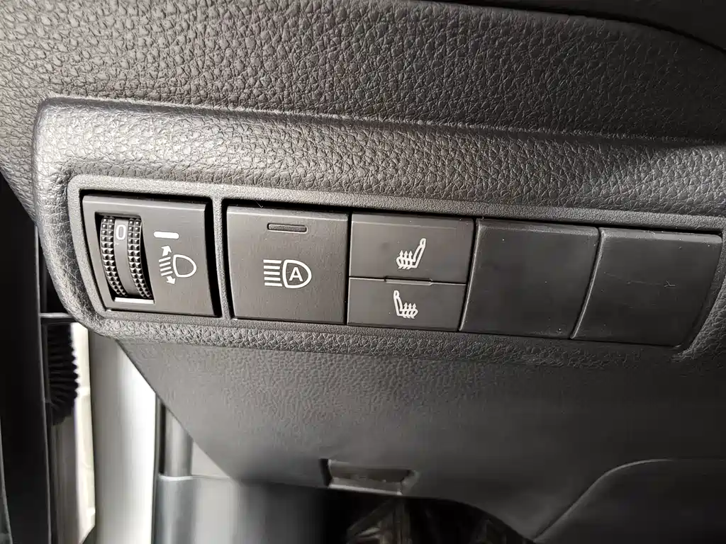 Toyota Corolla 2023 — фото 14