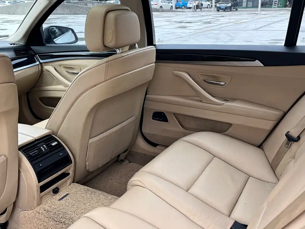BMW 5 Series 2013 — фото 10
