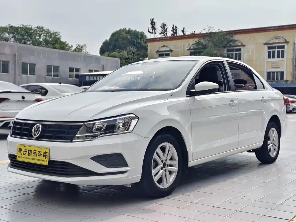 Volkswagen Jetta 2019 — фото 1