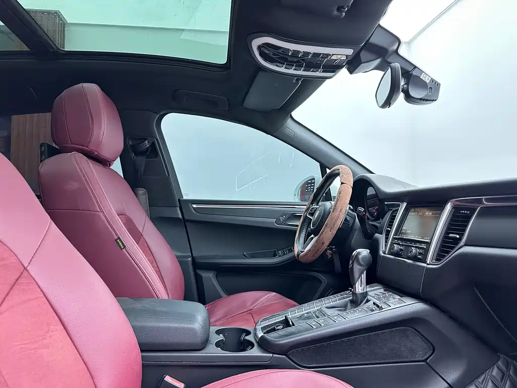 Porsche Macan 2015 — фото 14