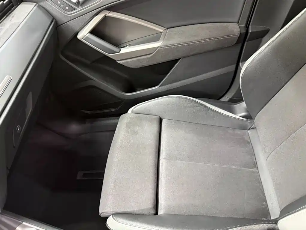 Audi Q3 2023 — фото 13