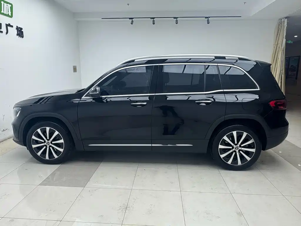 Mercedes-Benz GLB 2025 — фото 4