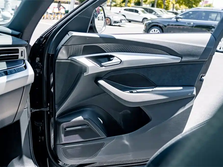 Audi Q6 2023 — фото 15