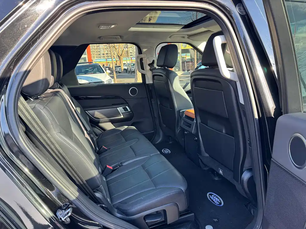 Land Rover Discovery 2019 — фото 13