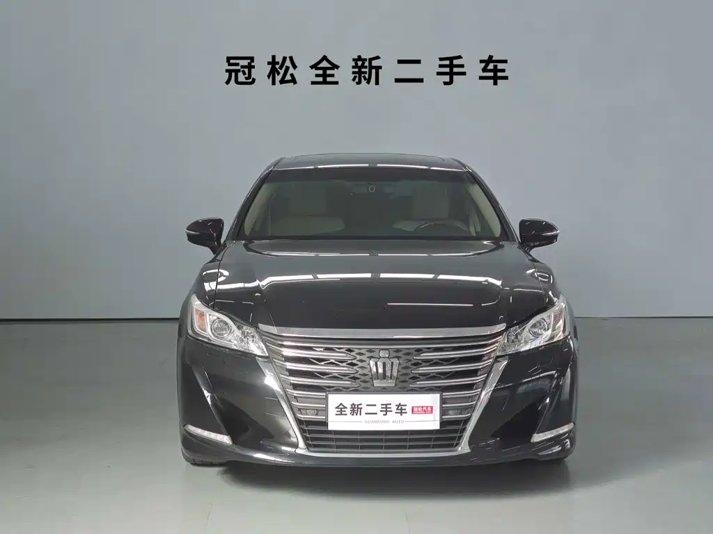Toyota Crown 2017 — фото 2