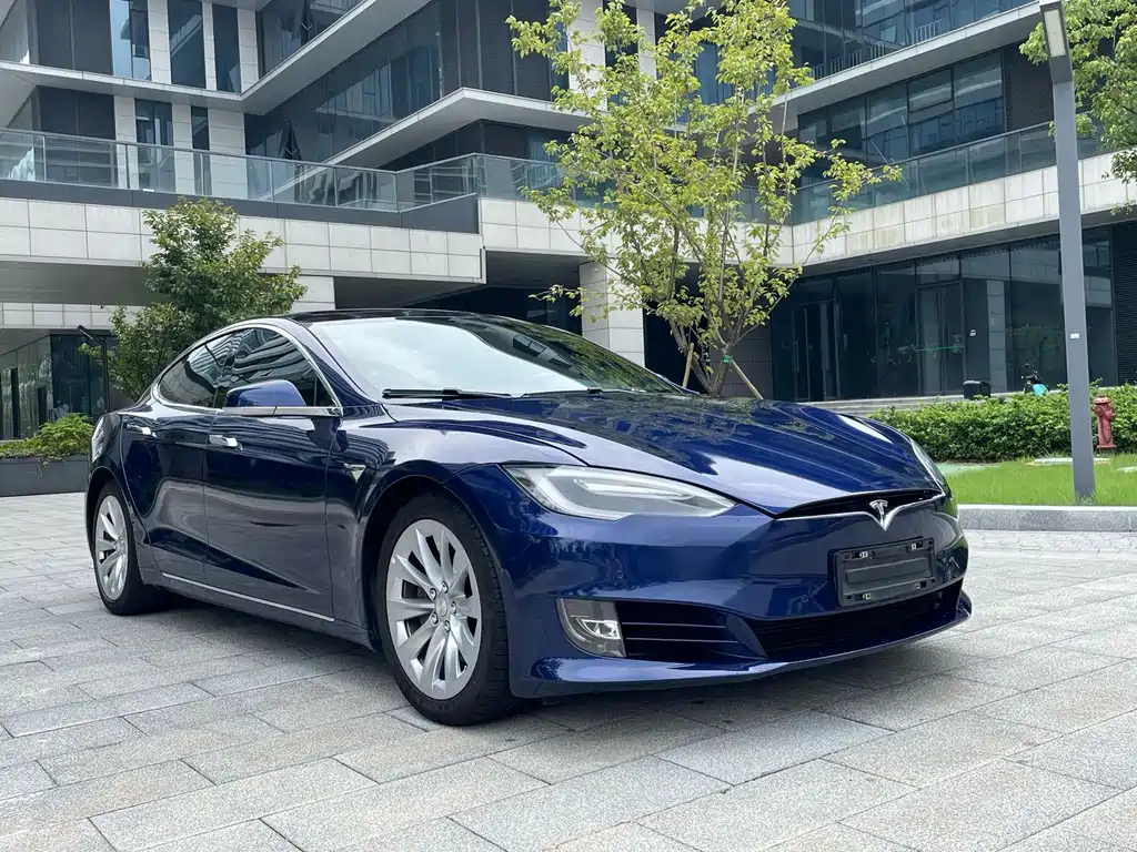 Tesla Model S 2017 — фото 3