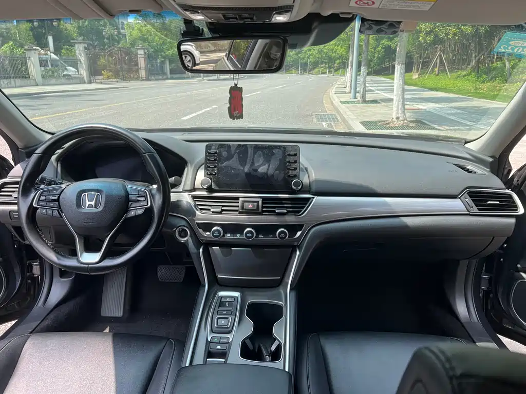 Honda Accord 2018 — фото 13