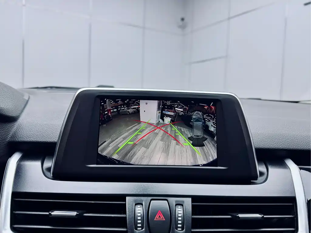 BMW 2 Series Active Tourer 2018 — фото 14