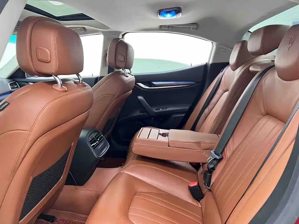 Maserati Ghibli 2016 — фото 12