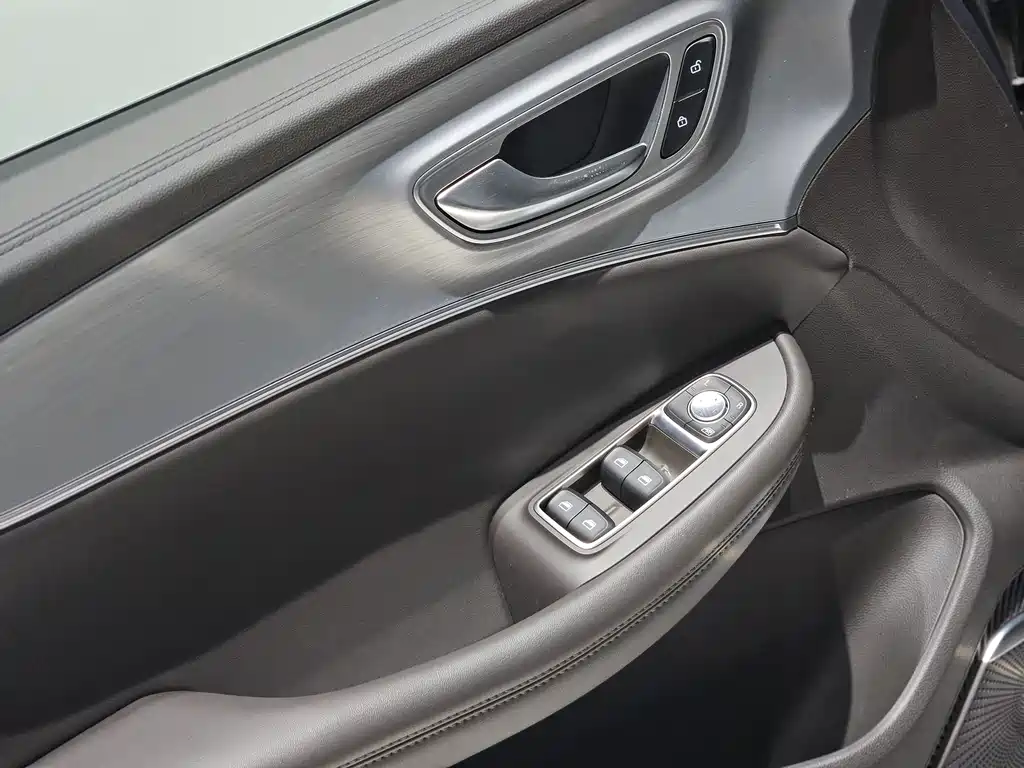 Roewe iMAX8 — фото 20
