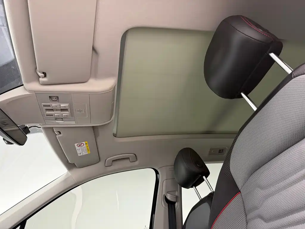 Volkswagen Tiguan L Plug-In Hybrid 2023 — фото 13
