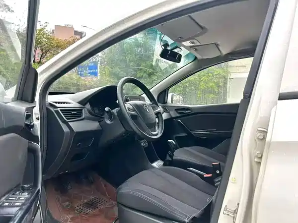 Baojun 310 2017