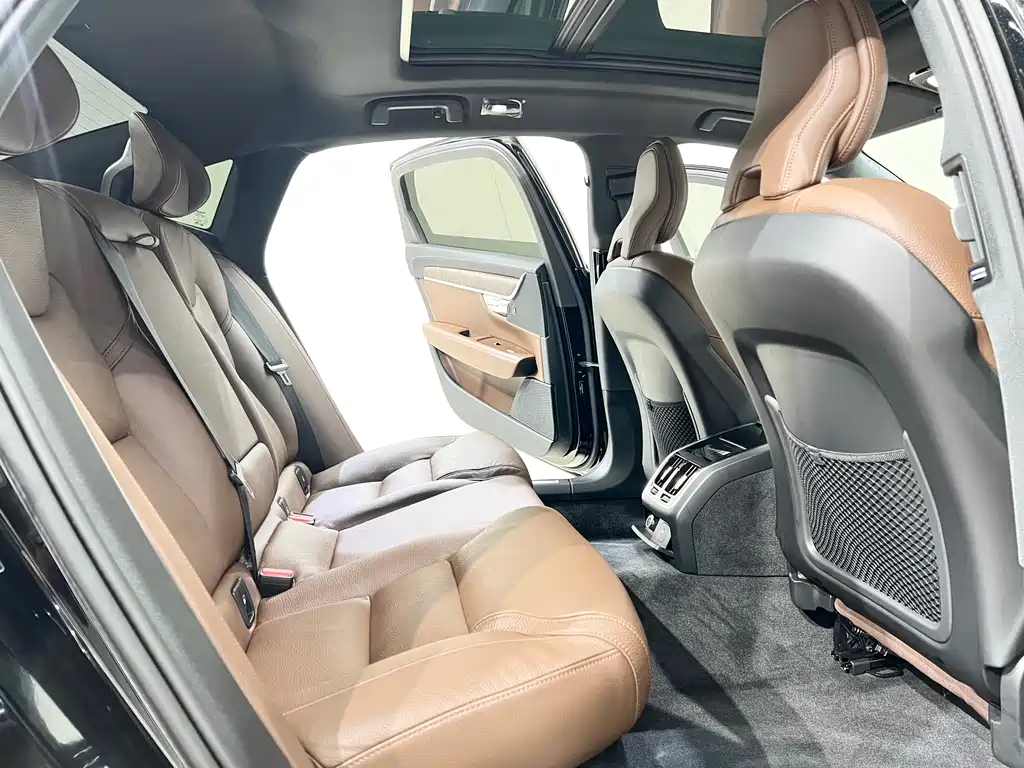 Volvo S90 2023 — фото 10